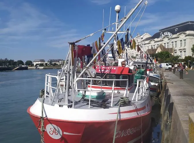 De Charme A Sur Mer. Apartment *