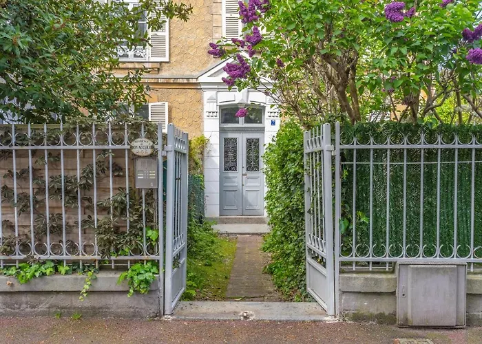 De Charme A Sur Mer. Apartment *